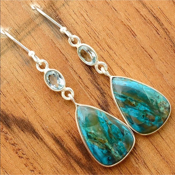 Peruvian blue opal With blue topaz silver earrings - Picture 3 of 4